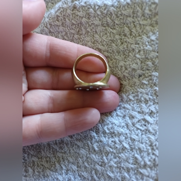 Gold Libra Zodiac Ring - Picture 4 of 5